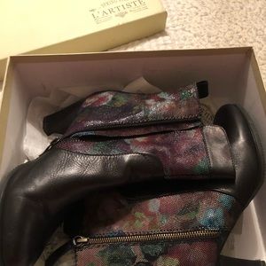 Ladies fashion boots